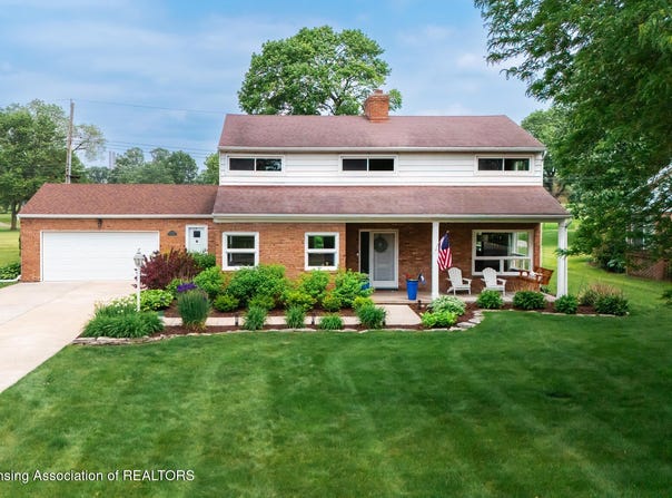 1717 Nottingham Road, Lansing, MI 48911