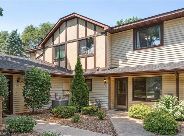 1111 W Royal Oaks Drive, Shoreview, MN 55126