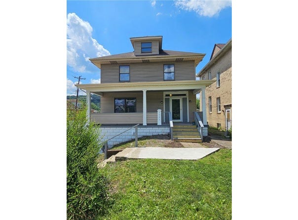2001 7th Ave, Beaver Falls, PA 15010