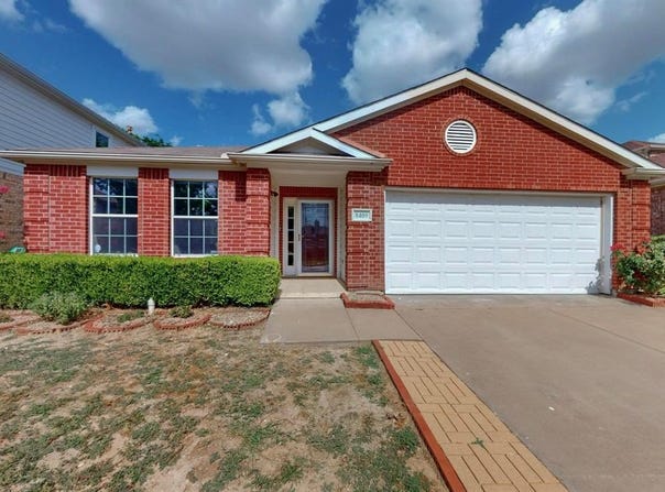 8409 Vicksburg Lane, Fort Worth, TX 76123
