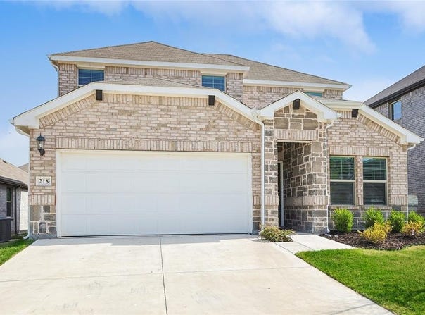 218 Luna Lane, Lake Dallas, TX 75065