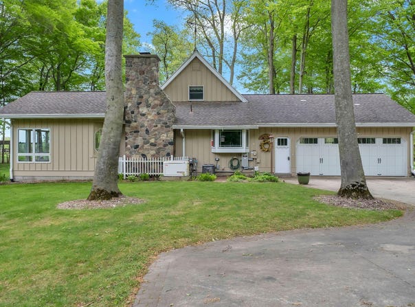 8750 20th Avenue, Remus, MI 49340