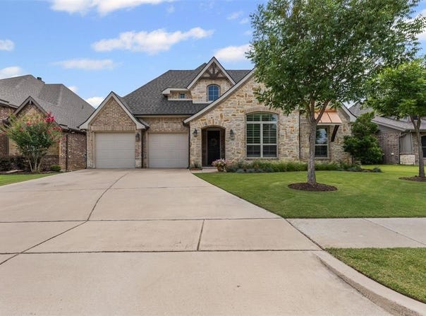 301 Prairie Oak Court, Burleson, TX 76028