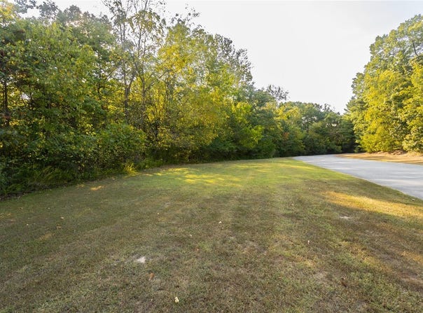 1 Manderly Place Drive, O'Fallon, MO 63366