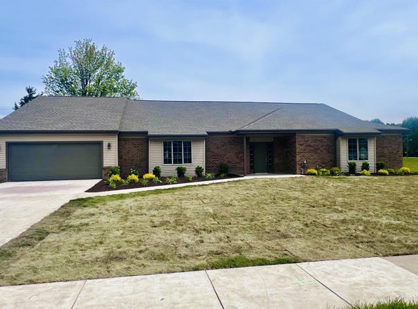 27155 Lanse Cruese, Harrison Twp, MI 48045-2593