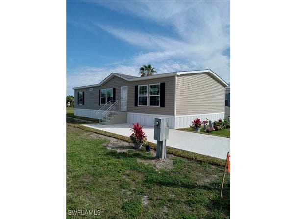 922 Yacht Club Way NW, Moore Haven, FL 33471