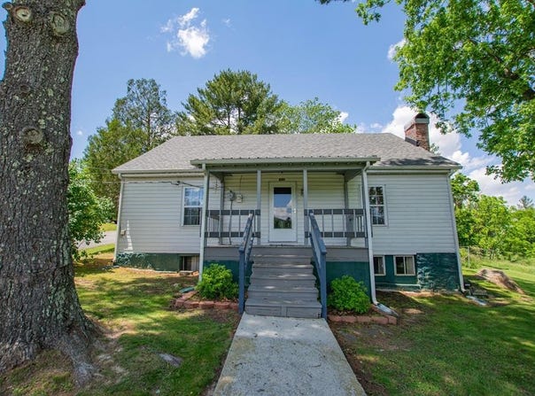 990 W Jefferson St, Wytheville, VA 24382
