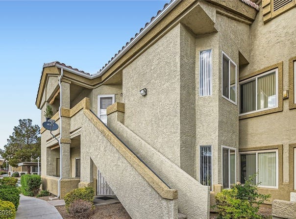 3924 Quiet Pine Street, Las Vegas, NV 89108
