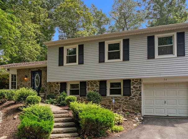 34 E KNOWLTON ROAD, MEDIA, PA 19063