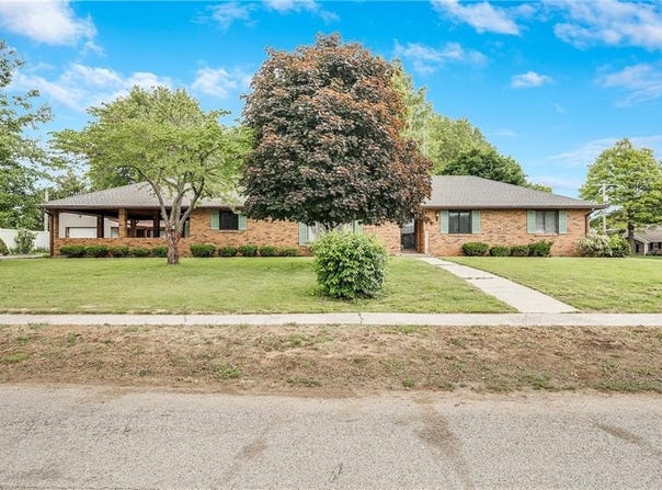 101 W Kelling Avenue, Waverly, MO 64096
