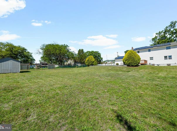 182 BLACKMAN ROAD, EGG HARBOR TOWNSHIP, NJ 08234