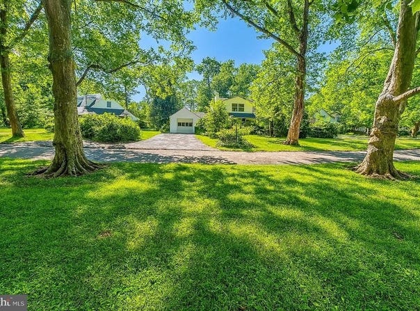 9 W ORCHARD LANE, AUDUBON, PA 19403