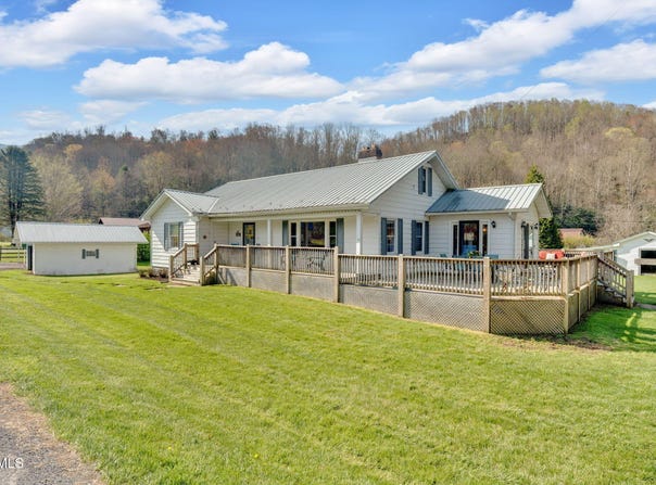 20414 Azen Road, Damascus, VA 24236