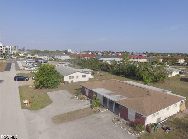 326 Palmetto Drive, Cape Coral, FL 33904