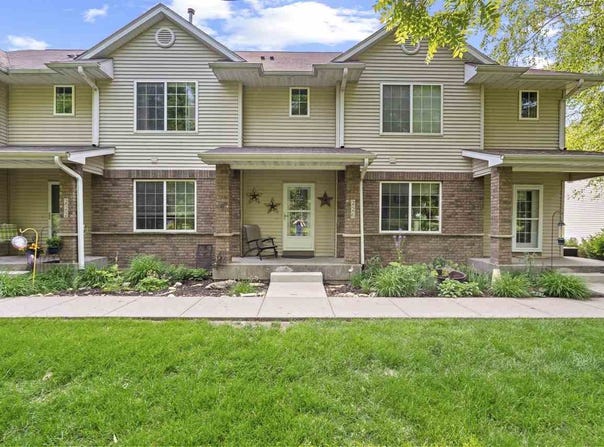 226 Red Hill Ln, IowaCity, IA 52245
