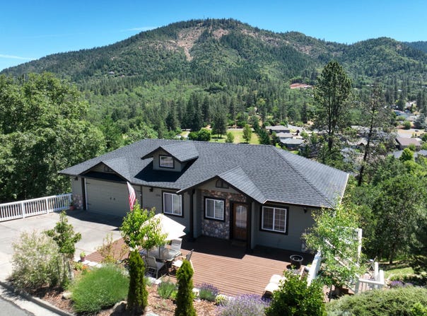 1550 Panoramic Loop Loop, Grants Pass, OR 97527