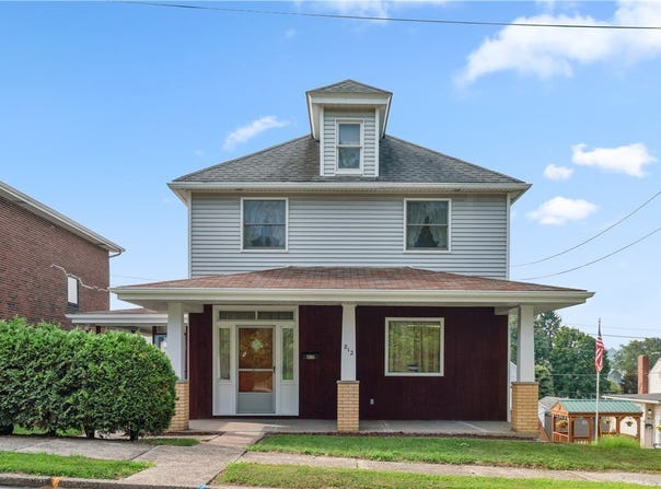 812 ELLSWORTH AVE, Jeannette, PA 15644