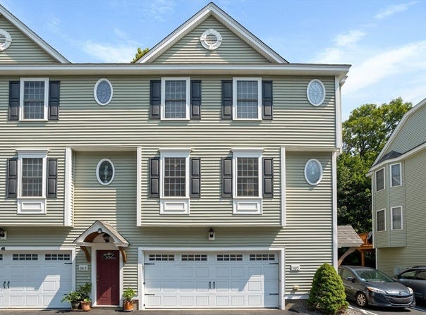 110 Smith Street, Lowell, MA 01851