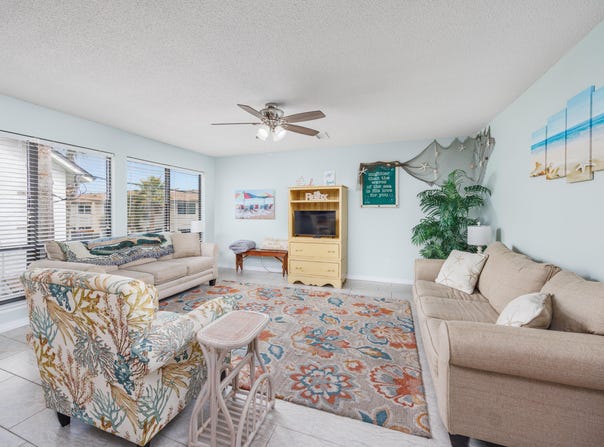8425 Gulf Boulevard, Navarre, FL 32566