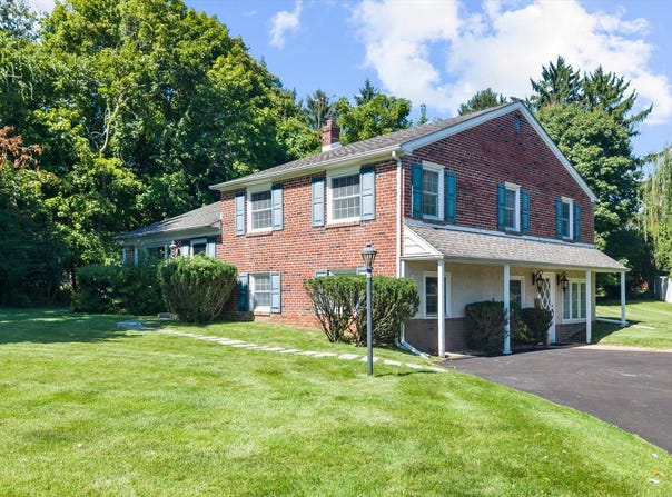 11 ANTHONY WAYNE Drive, WAYNE, PA 19087