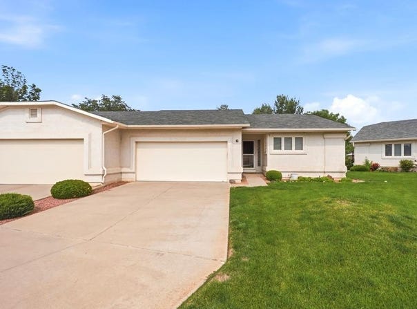 40 Regency Blvd, Pueblo, CO 81005