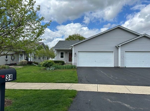 34 S Juniper Drive, North Aurora, IL 60542