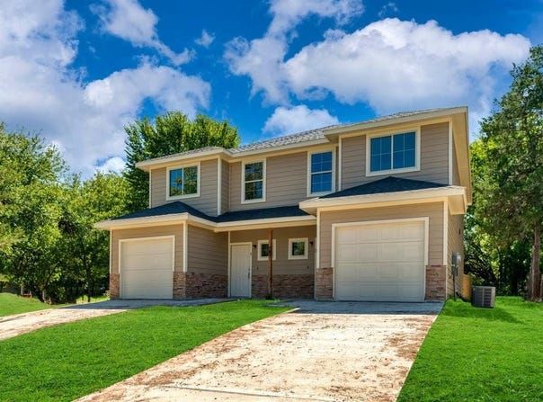 803 S 6TH Street, Bonham, TX 75418