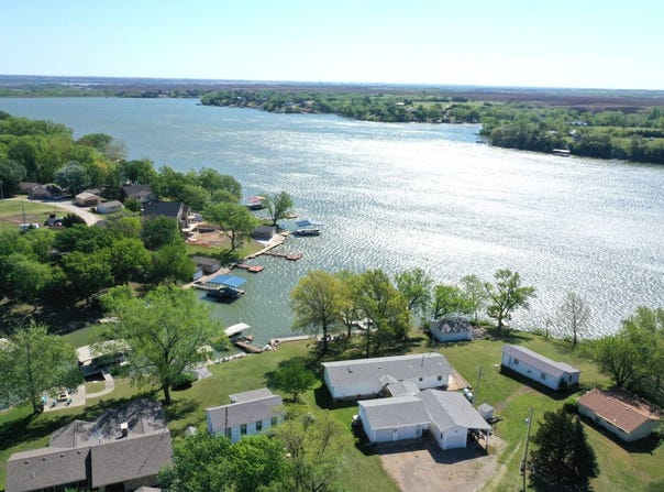 112 Eagle View Circle, Council Grove, KS 66846