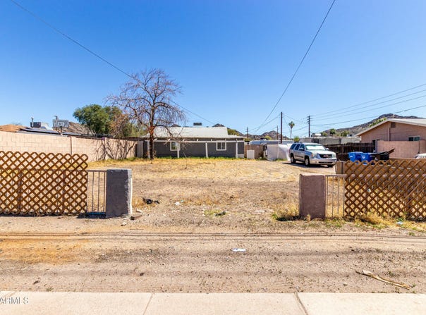 9707 N 12TH Street, Phoenix, AZ 85020
