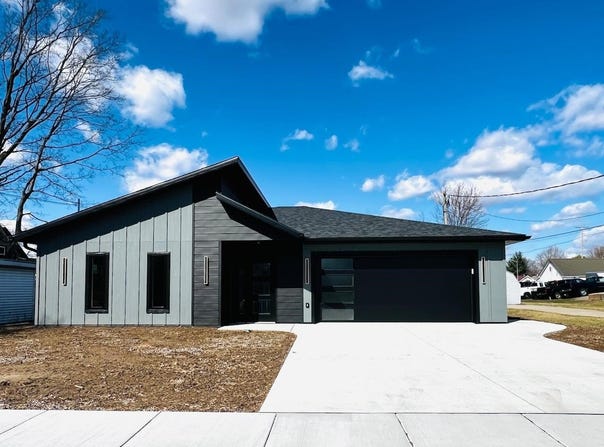 460 W 1st Street, Richland Center, WI 53581