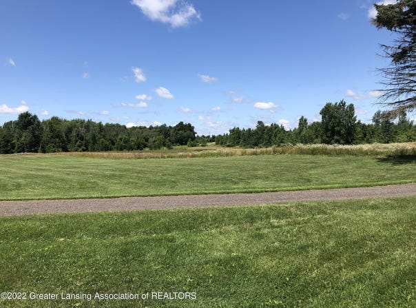 7837 W Grand River, Grand Ledge, MI 48837