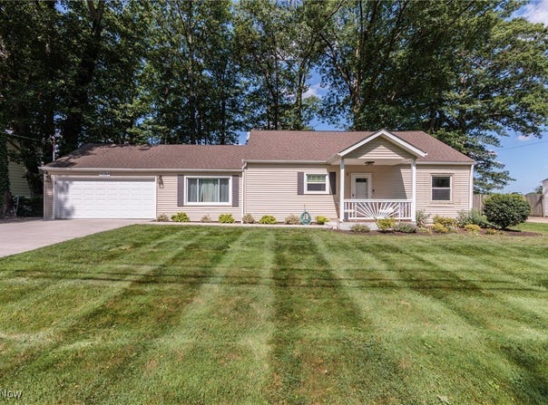 10354 Greenview Drive, Columbia Station, OH 44028