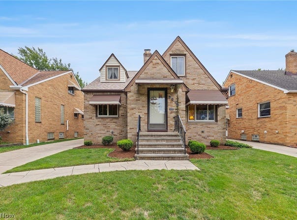 9537 Elsmere Drive, Parma, OH 44130