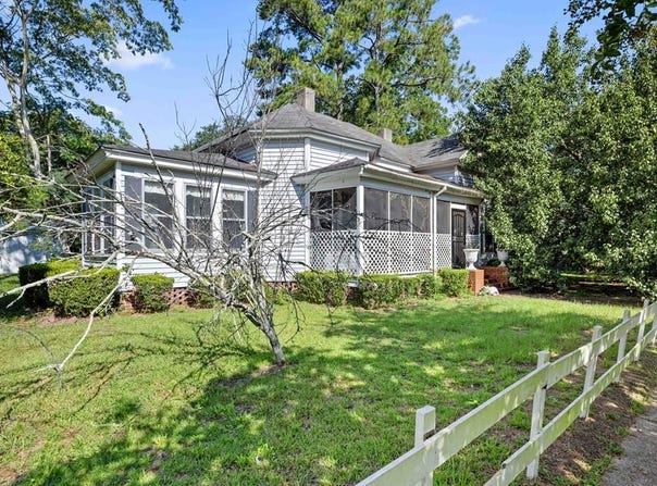 414 S Hutchinson Avenue, Adel, GA 31620