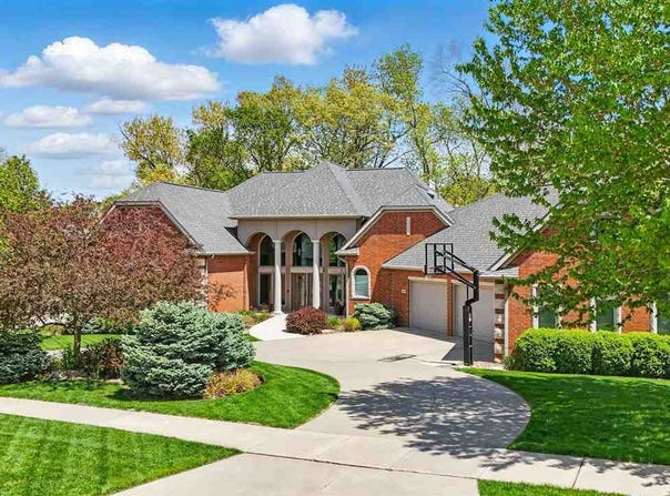 940 Highland Park Ave, Coralville, IA 52241