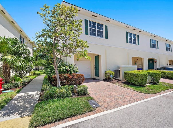 259 SW 7th Court, Pompano Beach, FL 33060