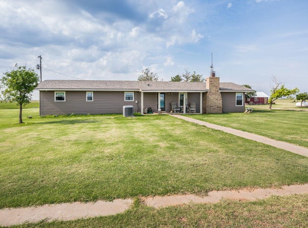6996 Co Rd O, Tulia, TX 79088