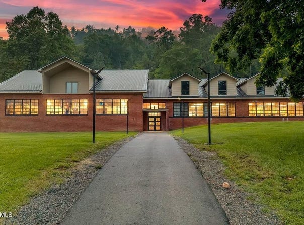 5500 Roan Creek Road, Mountain City, TN 37683