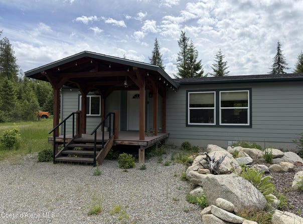 12572 E Parks Rd, Athol, ID 83801