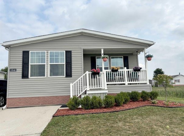 33414 Oak Court, Lenox, MI 48048