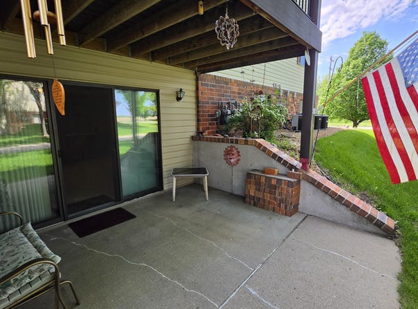 1521 E Melgaard Road, Aberdeen, SD 57401