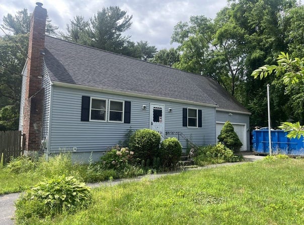 46 Queensland Rd, Billerica, MA 01862