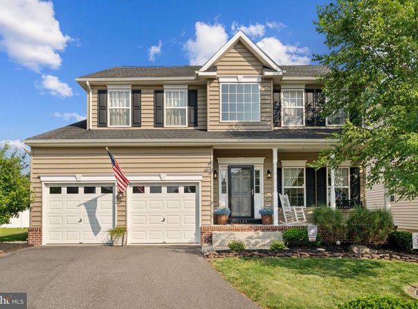2139 LARKSPUR COURT, PENNSBURG, PA 18073