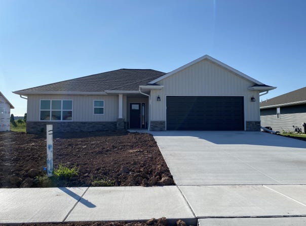 2522 TIPPERARY Trail, DE PERE, WI 54115