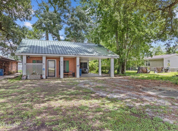 810 N Martin Luther King Jr. Drive, St. Martinville, LA 70582