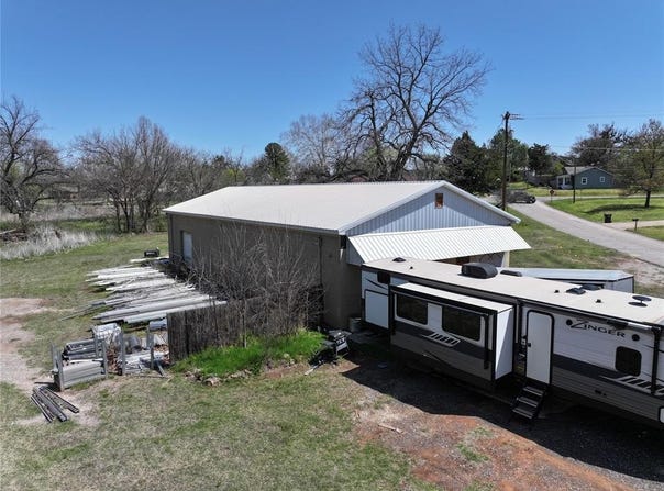 305 NE 3rd Street, Luther, OK 73054