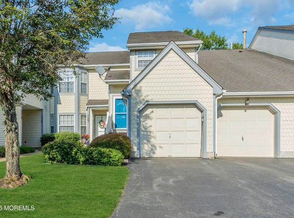 127 Evergreen Court, Freehold, NJ 07728