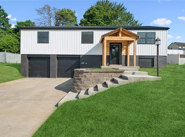 118 Buena Vista Drive, Delmont, PA 15626
