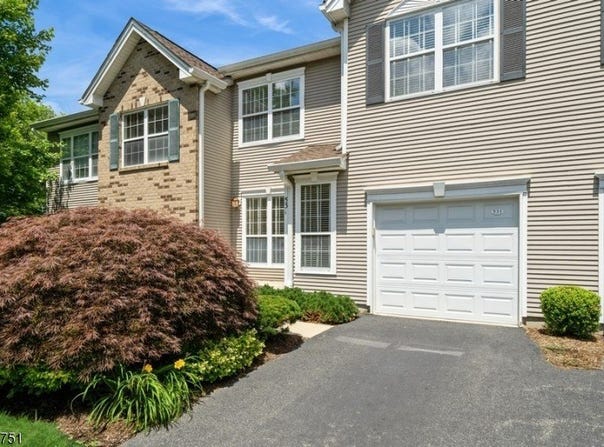 531 Cascade Ct, Mahwah Twp., NJ 07430-2750