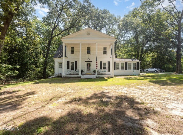 900 Beaman Street, Clinton, NC 28328